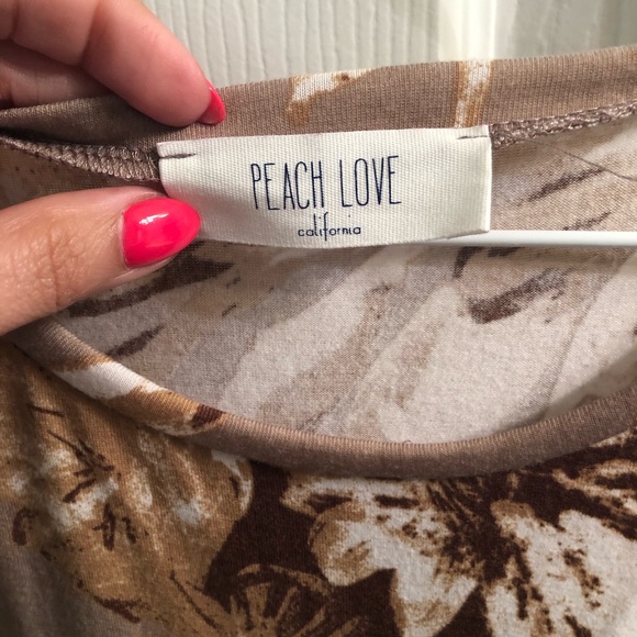 Taupe Floral open shoulder top size small - Picture 4 of 5